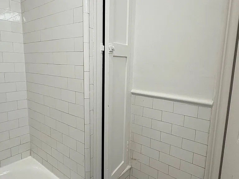 1 Clarendon Ave #405 — Photo 25