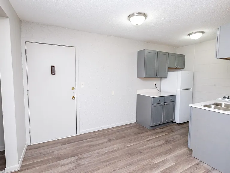 Pillsbury Apartments — Photo 16
