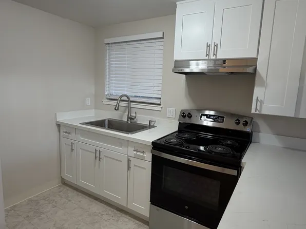 301 Van Buren St #10, Monterey, CA 93940