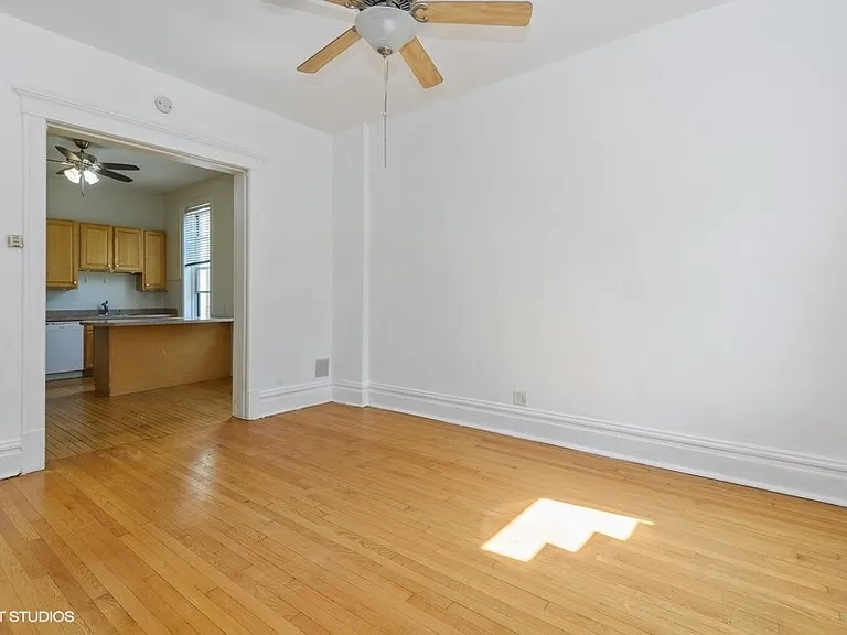 1939 W Thomas St #2R — Photo 3