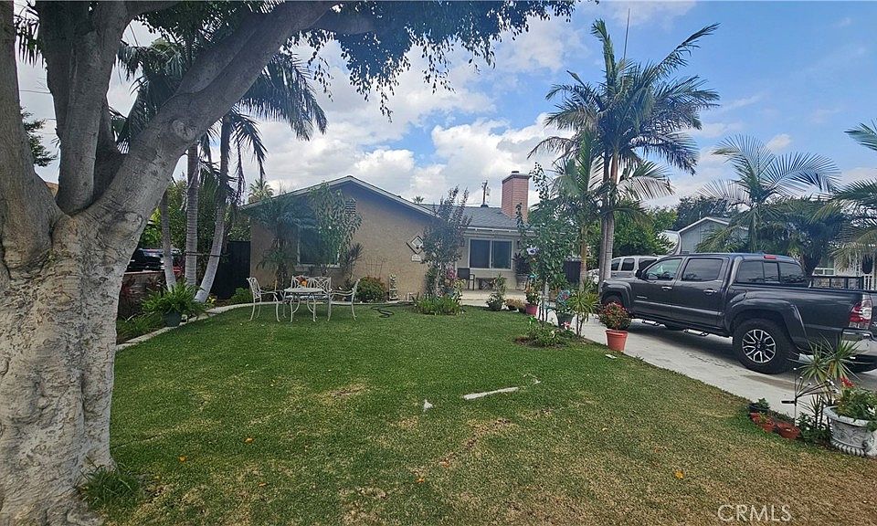2nd image of 550 W Granada Ct