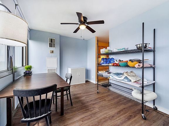 4th image of 4850 S Lake Park Ave APT 903