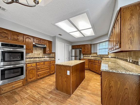 3rd image of 700 Dartbrook Dr