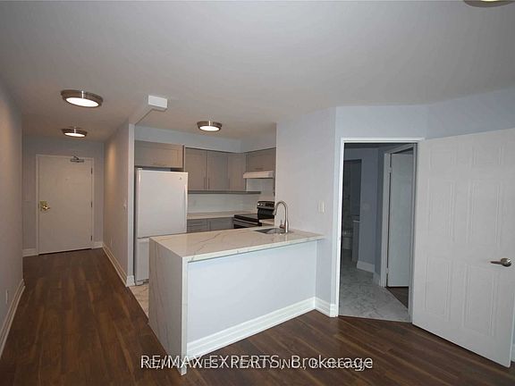 4th image of 150 Dunlop St E #810