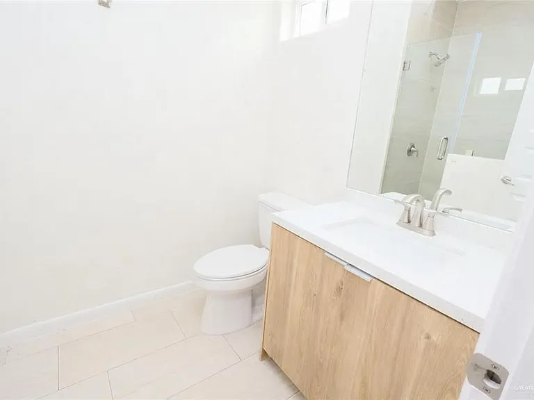 2904 E Israel Ave #A — Photo 9