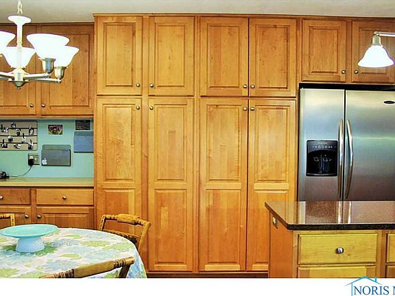 4th image of 2928 Plumbrook Dr
