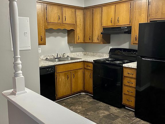 4th image of 526 Main St #7