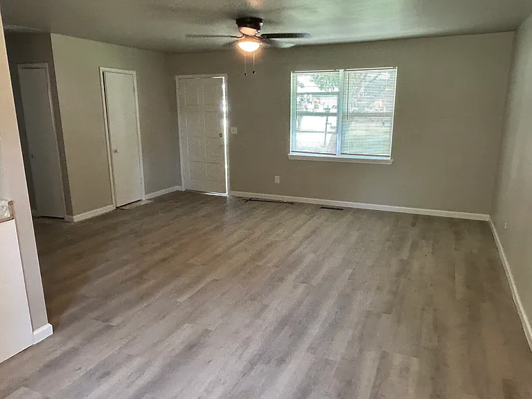 205 E F St — Photo 3
