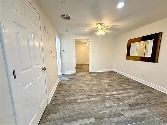 5th image of 136 Metairie Ct #B