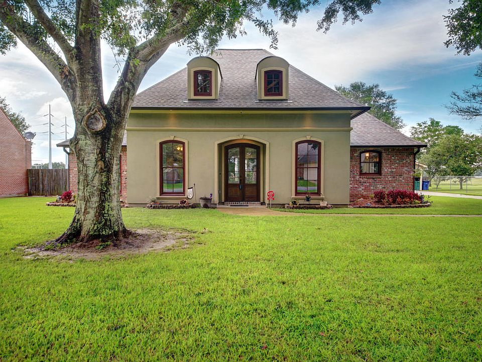 1st image of 103 Thorn Dr