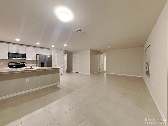 5th image of 388 Macarthur Dr