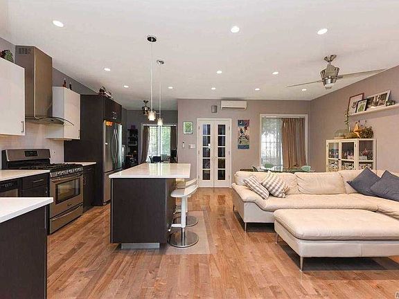 4th image of 51-50 Hillyer St #1