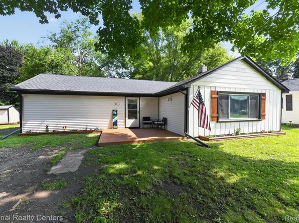 4714 Monterey Ave, Clarkston, MI 48348
