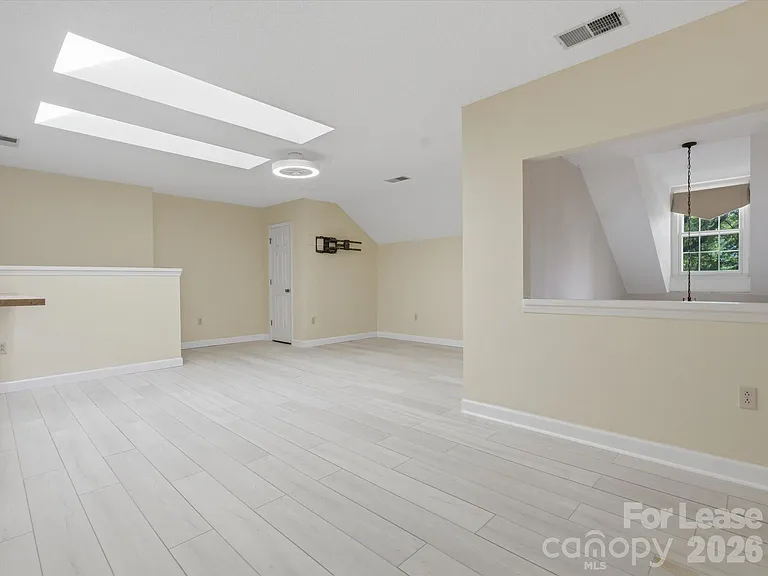 9437 Fairmead Dr — Photo 45