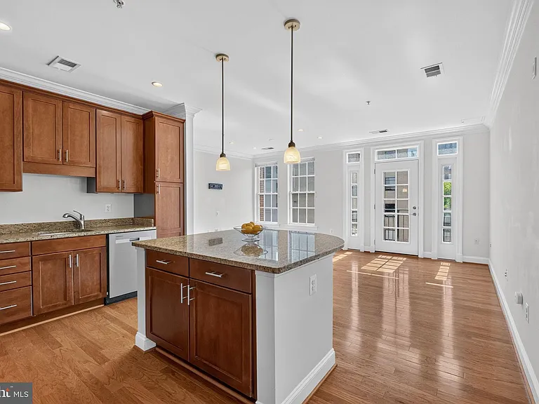 1023 N Royal St #205 — Photo 3