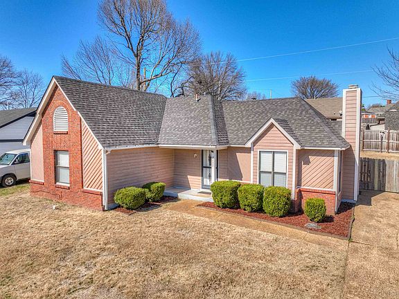 3rd image of 7092 Markim Dr