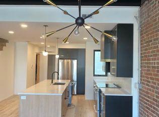 312 E Adams St #B, Springfield, IL 62701