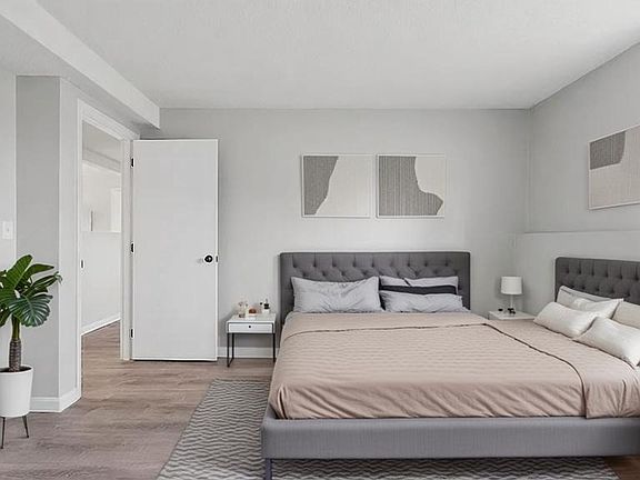 3rd image of 205 Main St APT 121