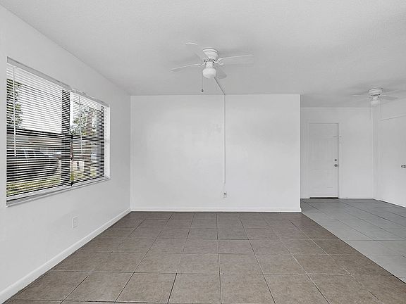 5th image of 290 N Robbins Ave