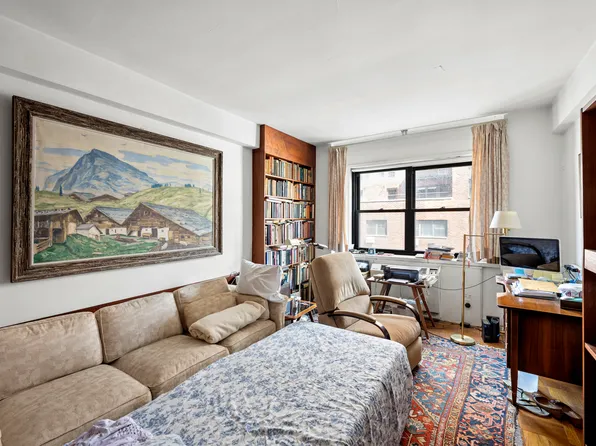 165 East 72nd Street image 8 of 12