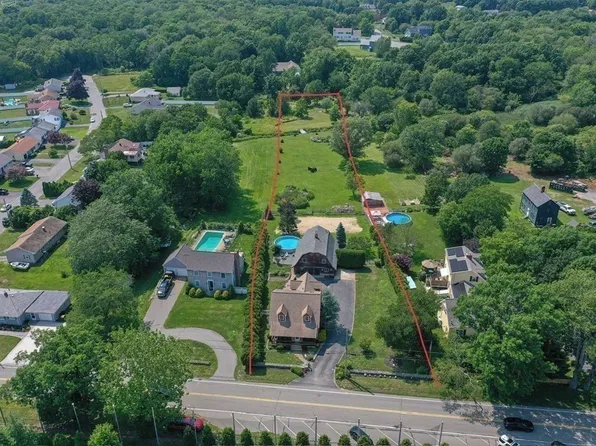 679 Prospect St, Somerset, MA 02726