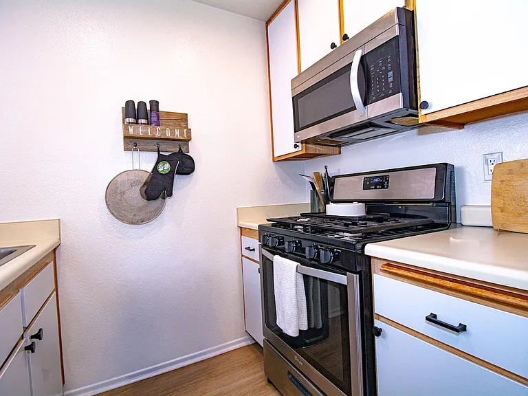 8408 Spring Desert Pl #G — Photo 10