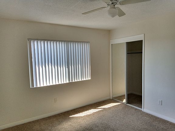 4th image of 4289 Schoolridge Ln #C