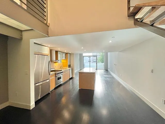 188 King St #304 — Photo 6