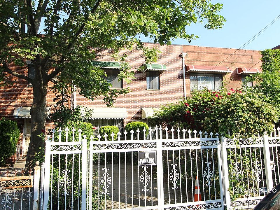 2nd image of 917 Hart St