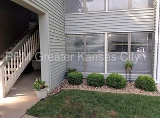 8859 W 106th Ter, Overland Park, KS 66212