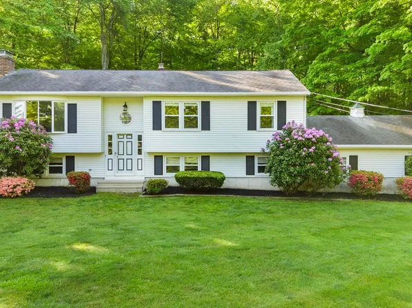 116 Bittersweet Circle, Guilford, CT 06437