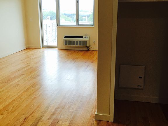 5th image of 23-13 Astoria Blvd #6