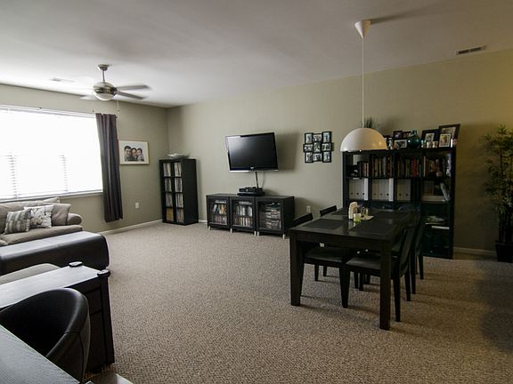 Dining room / Living room