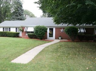 933 Penn Ave, Aurora, IL 60506