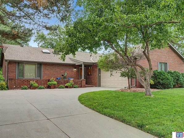 5934 S 72nd St, Lincoln, NE 68516