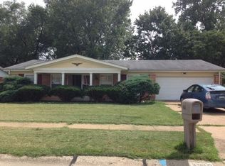 3910 Flagstone Ct, Florissant, MO 63033