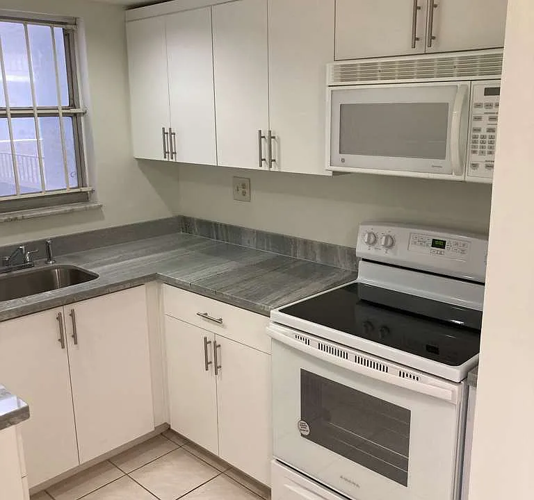 210 Fontainebleau Blvd #306