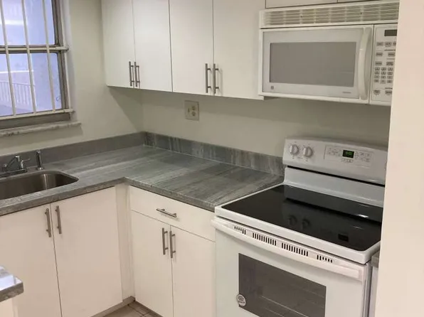 210 Fontainebleau Blvd APT 306, Miami, FL 33172