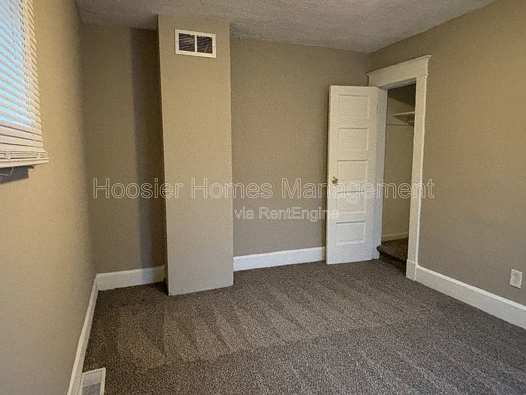 1421 N Olney St — Photo 13