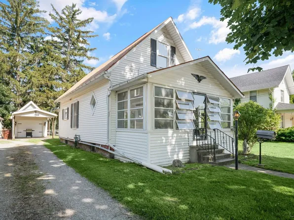 304 Giles Ave, Blissfield, MI 49228