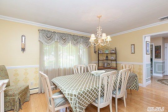 4th image of 23 Yarmouth Ln