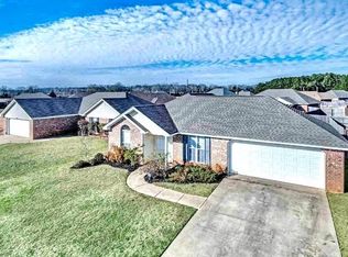 305 Cedar Grove Ln, Pearl, MS 39208