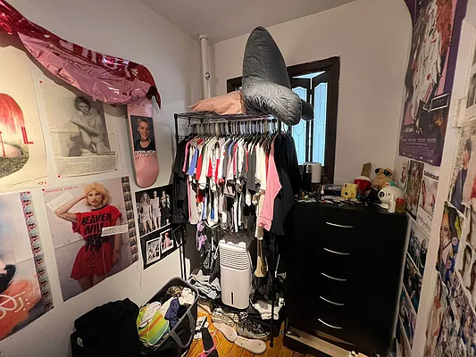 Rented by KNOCKKNOCK LLC | media 7