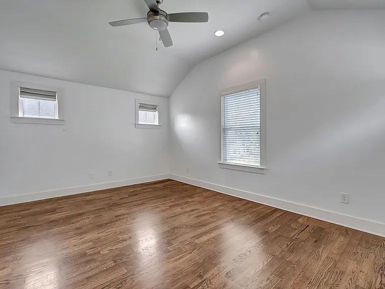 6203A California Ave — Photo 15