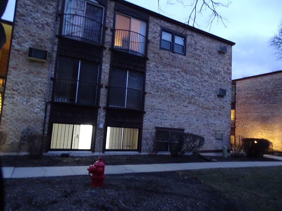 1st image of 1960 Cherry Ln APT 301