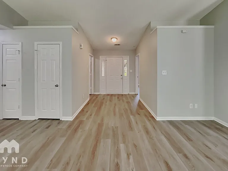6902 Kentucky Derby Dr — Photo 9