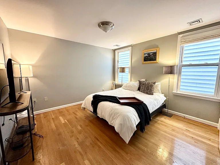 28 Monument St #2 — Photo 9