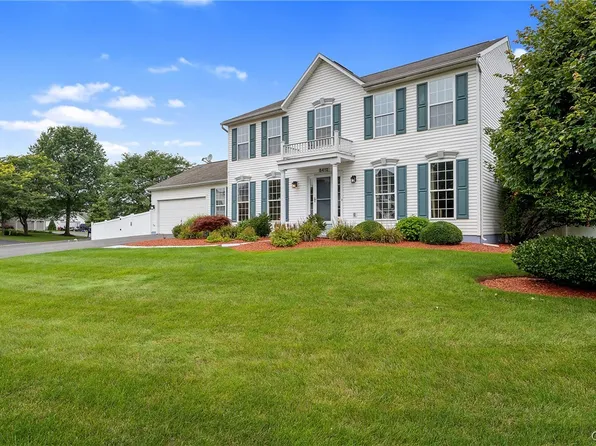 8412 Sugar Pine Cir, Liverpool, NY 13090