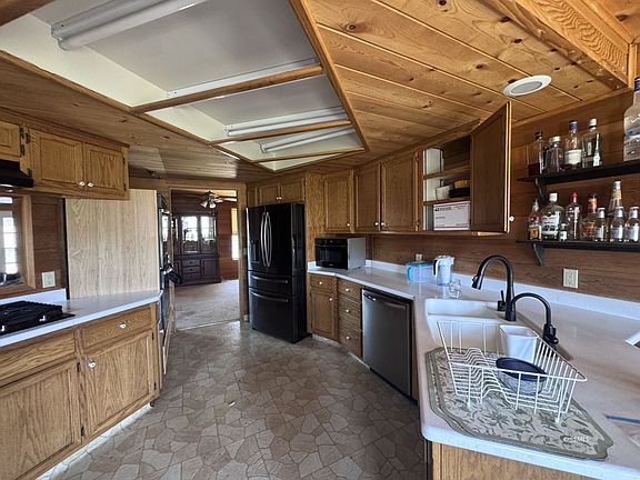 5th image of 22901 Saddleback Dr
