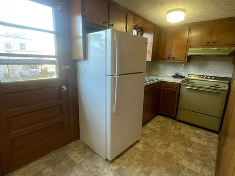 605 Holbrook Ave — Photo 5